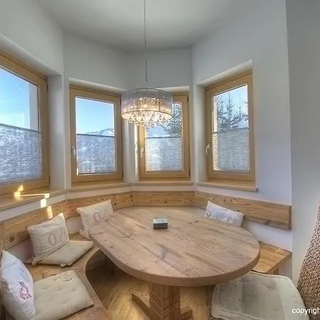 滑雪和高尔夫​​所卡普伦出租小屋公寓 滨湖采尔