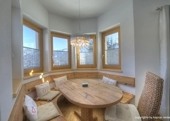 滑雪和高尔夫​​所卡普伦出租小屋公寓 滨湖采尔